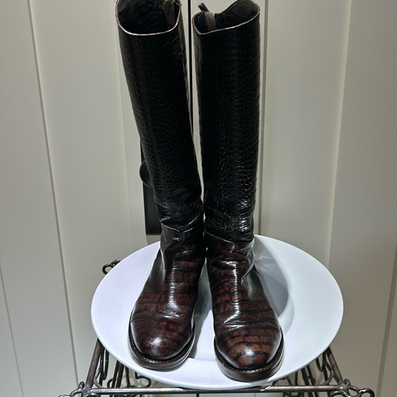 Faux croc brown riding boot. Size 39. Just re-sold. Back entry zipper. - Picture 1 of 6